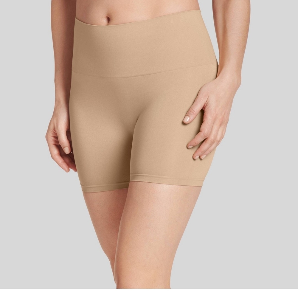 Jockey Seamless High-Waisted Shorts in Tan